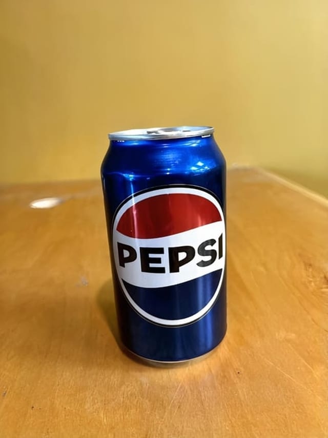 Pepsi, Mountain Dew, Orange Soda, Ginger Ale, Sprite, Diet.